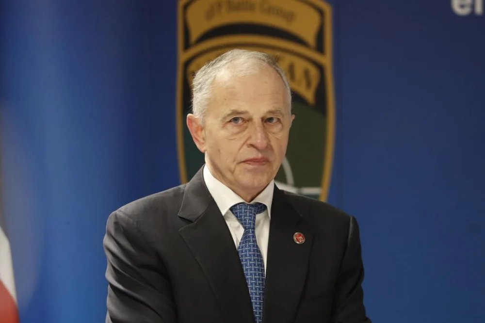 0c1292f49581f155e3152f4811e870c4-8