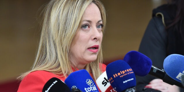 b192a18c1e8800ec6cc36273426297d6-1