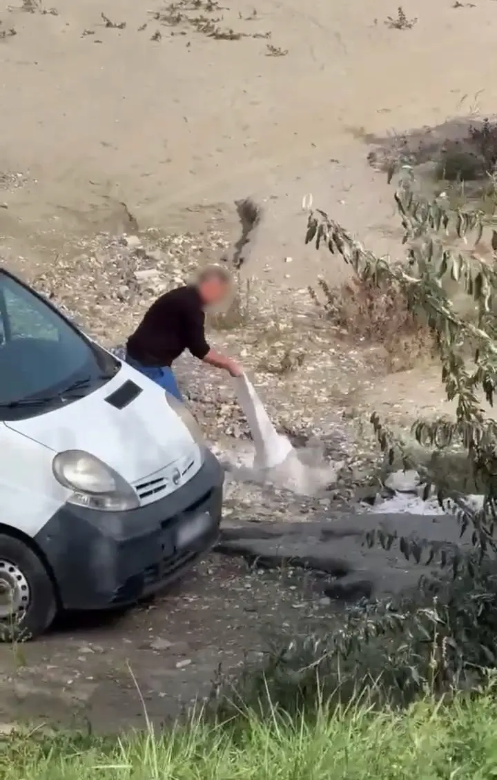 c21632a0ac928340f11b95a0c16289e4-2