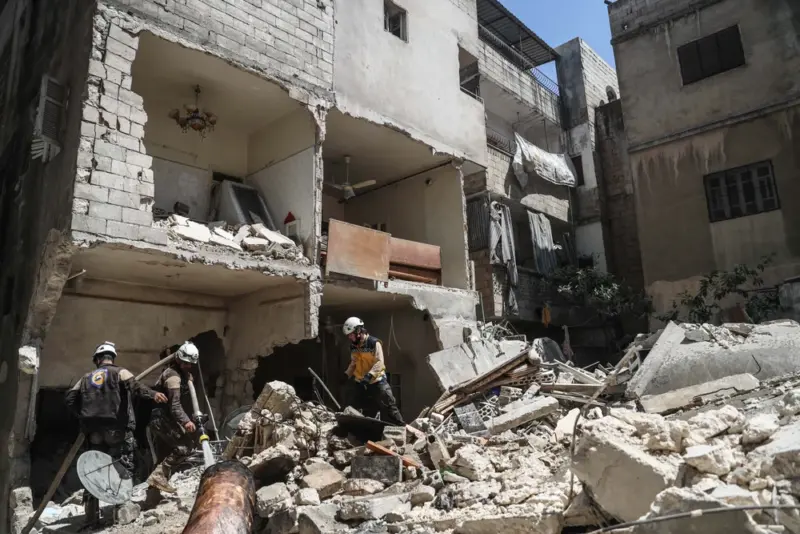 6e439838c98335eb046704bc72120869-1