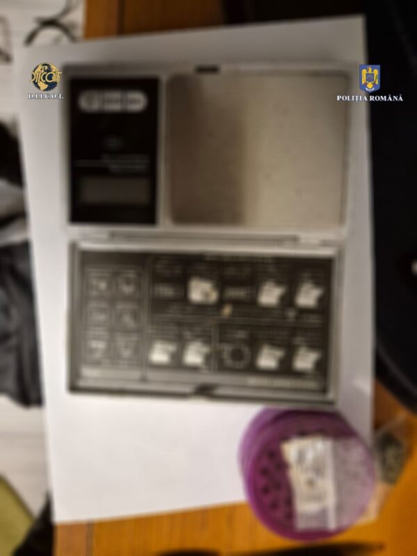 913d3809863d5eb70ca6ca2dde55b20a-1