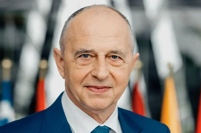 a4bb7e04e5ccb3db1c72029e608fbf56