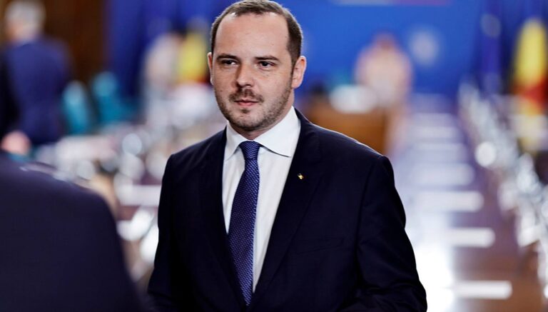 7071338903dfdc4bc5117706904bd77b