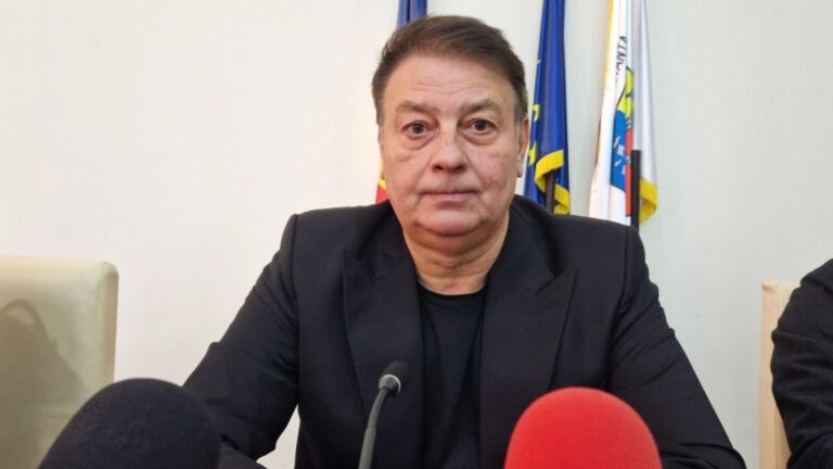 7d52ae62ed3d2aa383c06e241d4afad8-2